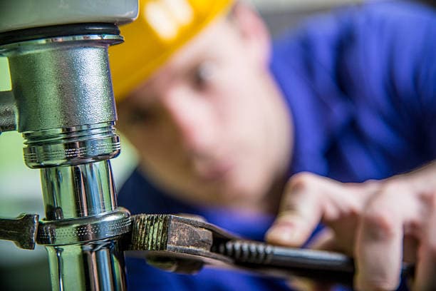 Top 10 Signs You Need Emergency Plumbing Services Right Now